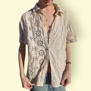 American Eagle Cream Bohemian Daisy Cut-Out Button Up Floral Shirt